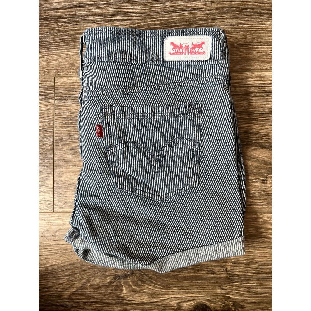 Levi’s women’s hickory stripe shorts